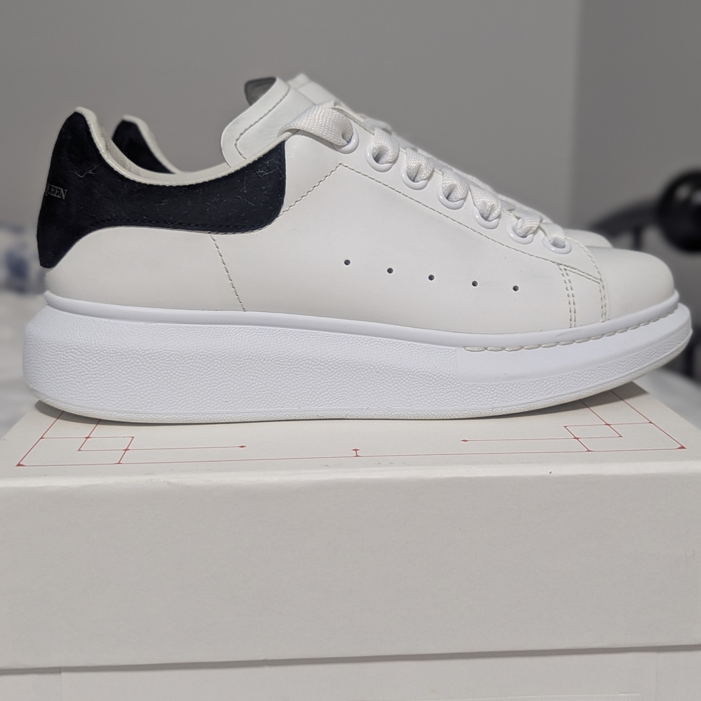 Alexander McQueen Women White and Black Sneakers